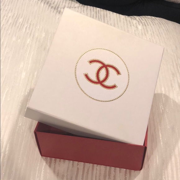 CHANEL RARE GIFT BOX RED/WHITE/GOLD